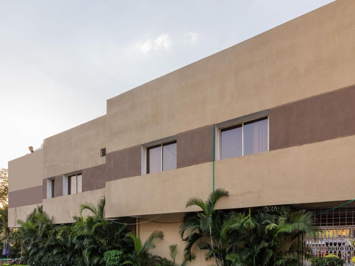 Hotel Maharaja Palace Kānpur Exterior photo